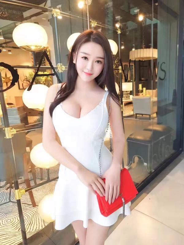 火辣身材大咪咪雪儿 第1张