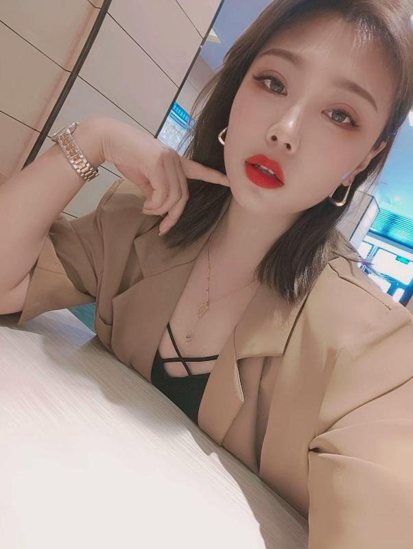 汉囗气质型美女 第2张