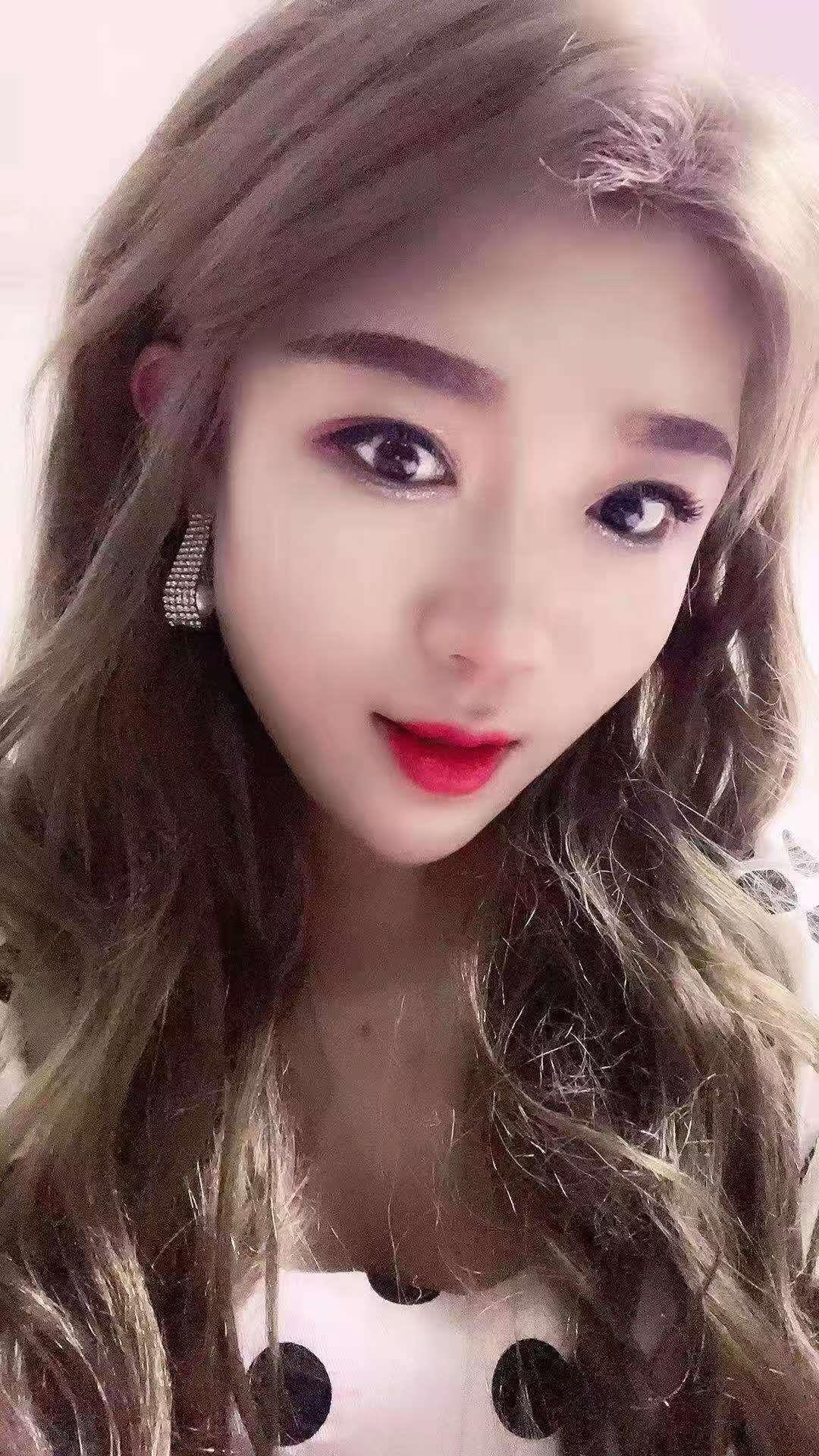 个高身材好的大波妹子 第1张