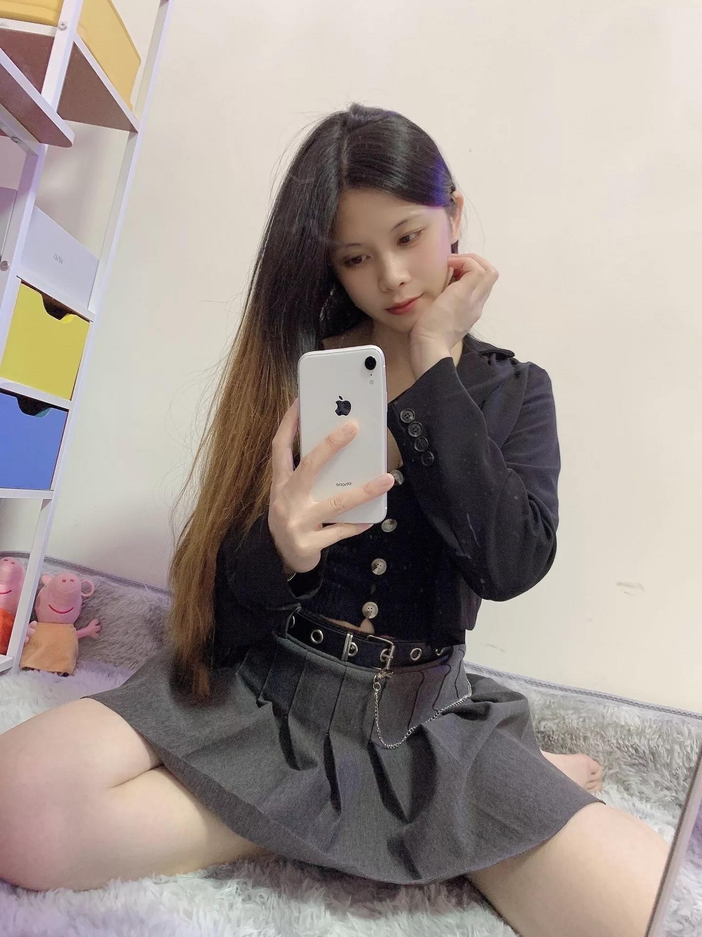 贫乳粉嫩妹子 第2张