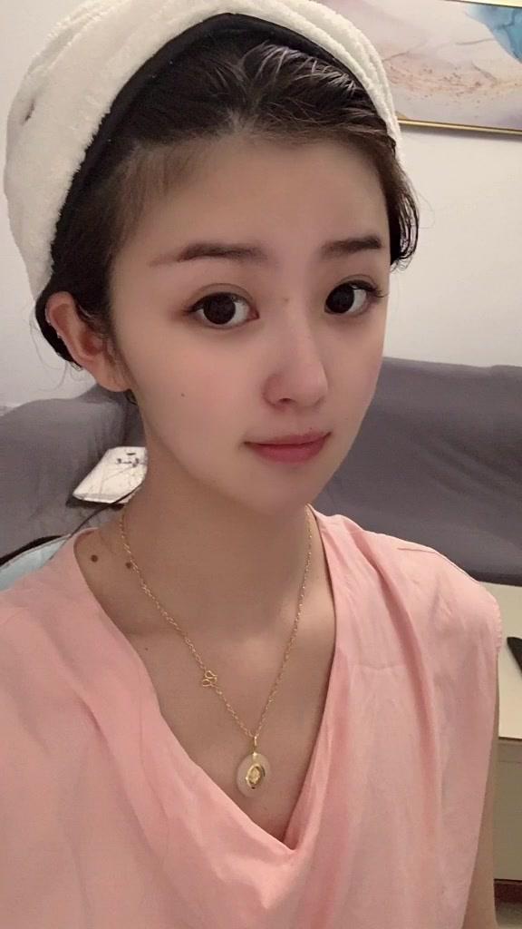 兄弟推荐的极品妹子 第1张