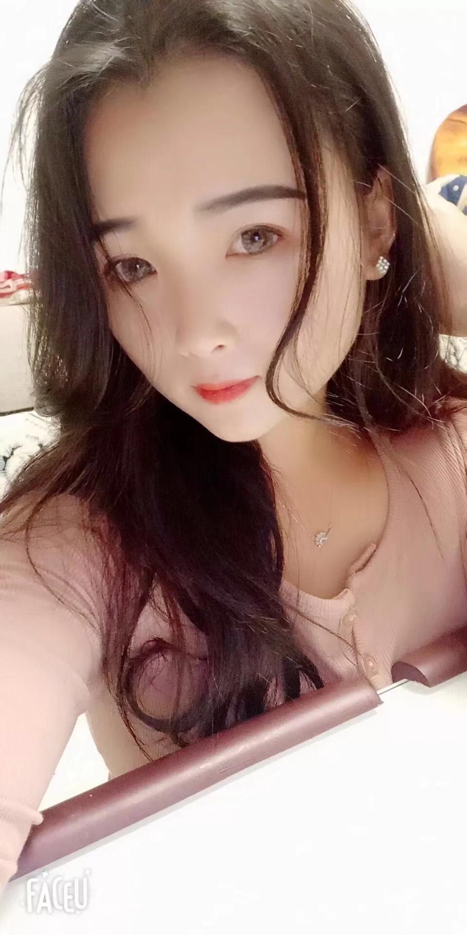 龙岗爱联漂亮妹子 第2张