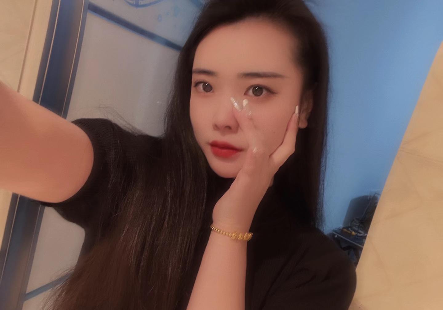 天河区分享一个颜值在线，服务又好的妹子 第1张