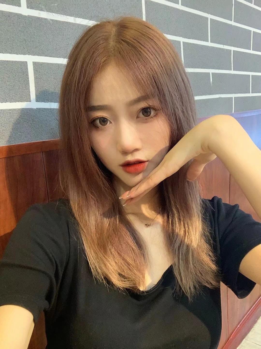 学生妹,身材好,大学兼职 第1张