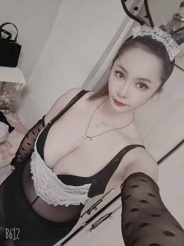 逼水横流,撕袜艳舞,舌吻颜射 第1张