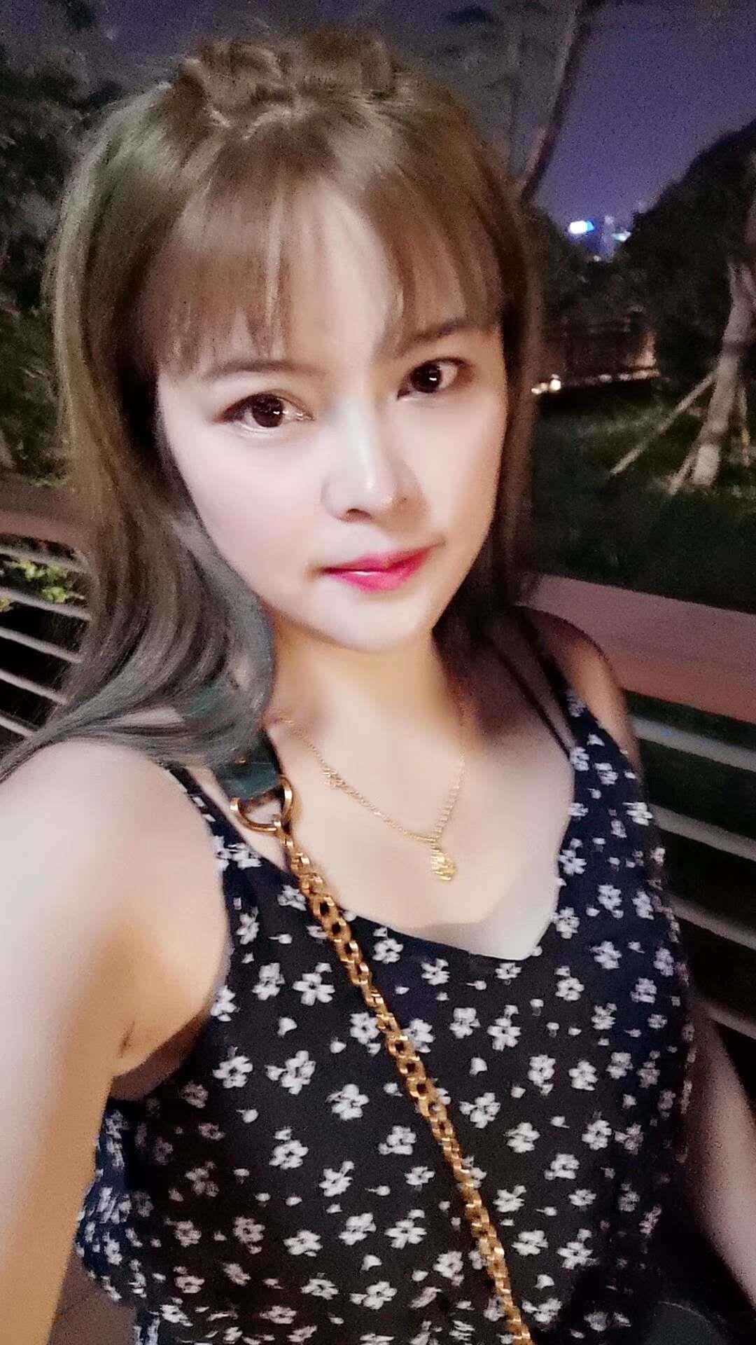立新湖附近兼职美女 第3张