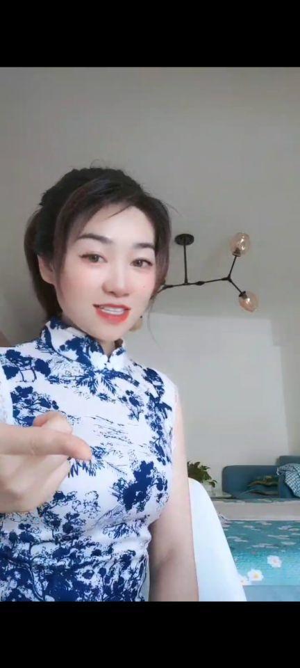 丰台木樨园,中小项的重庆美女开心,非常腼腆害羞 第1张