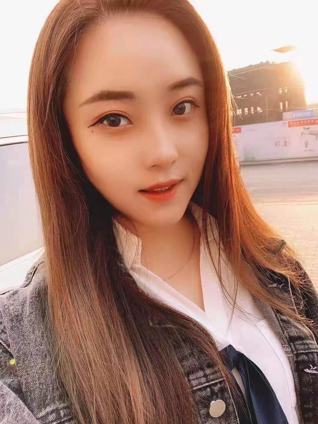 马连道世纪茶贸搞到真正的美女了!颜值超正,身段一流... 第3张