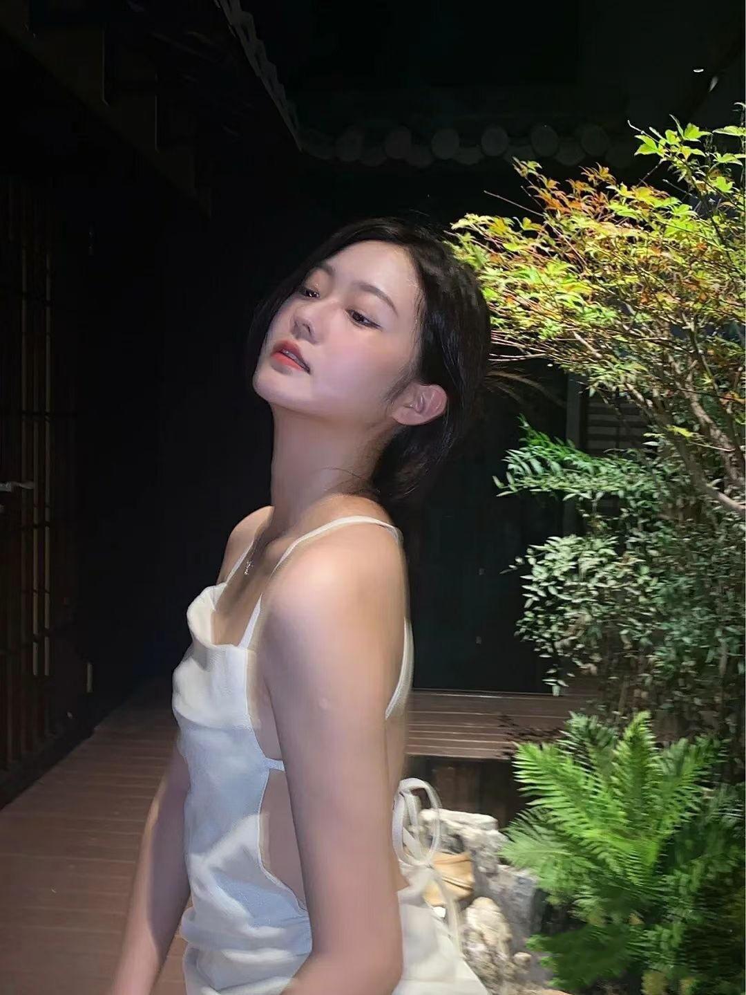 娜娜小美女身材好 第1张