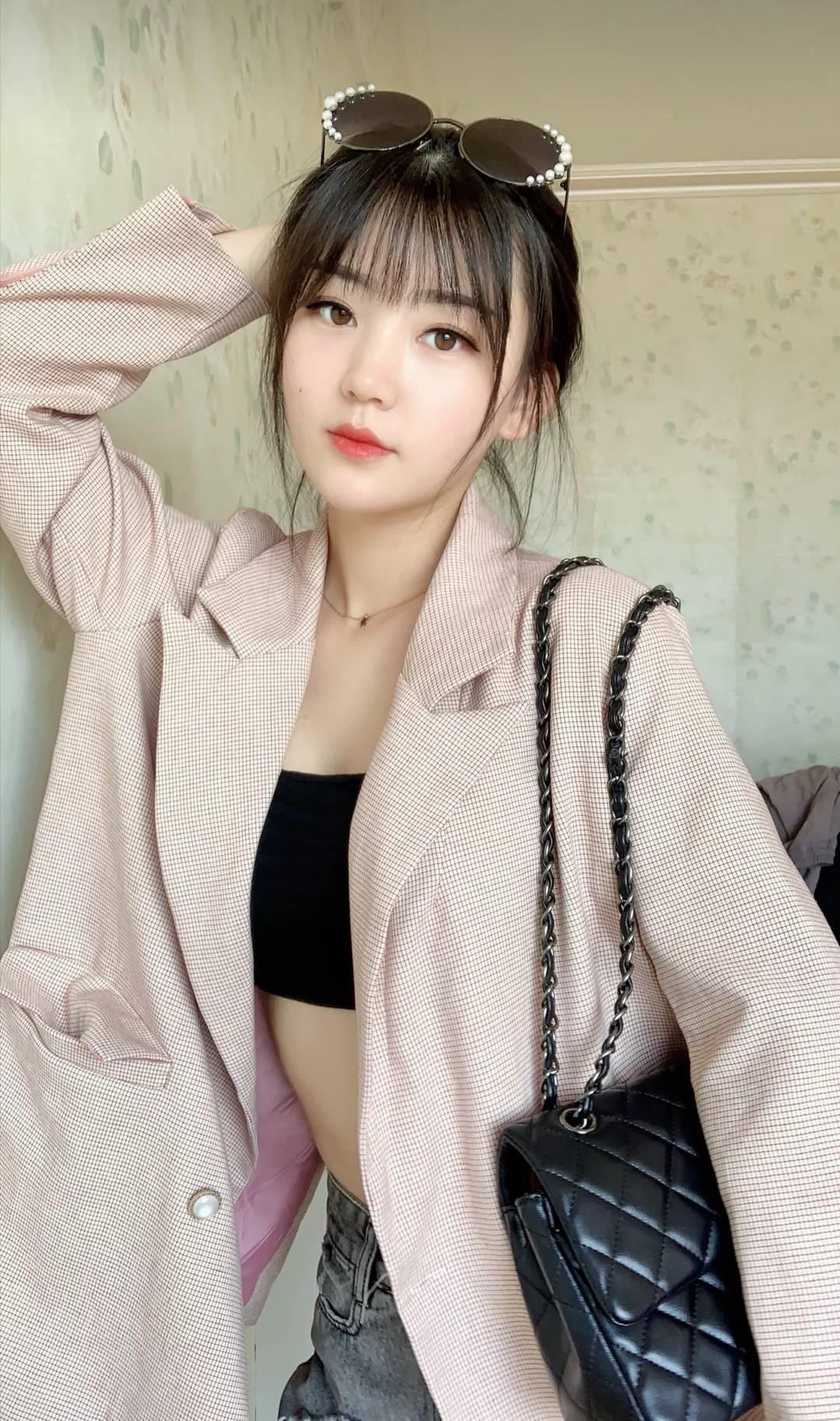 精致妹子活好水多 第2张