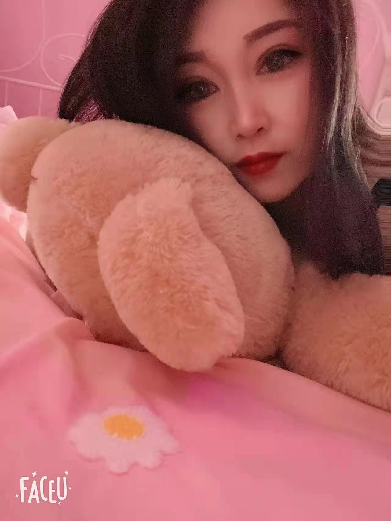 旧宫地铁站小骚鑫鑫，活好水多，皮肤雪白 第1张
