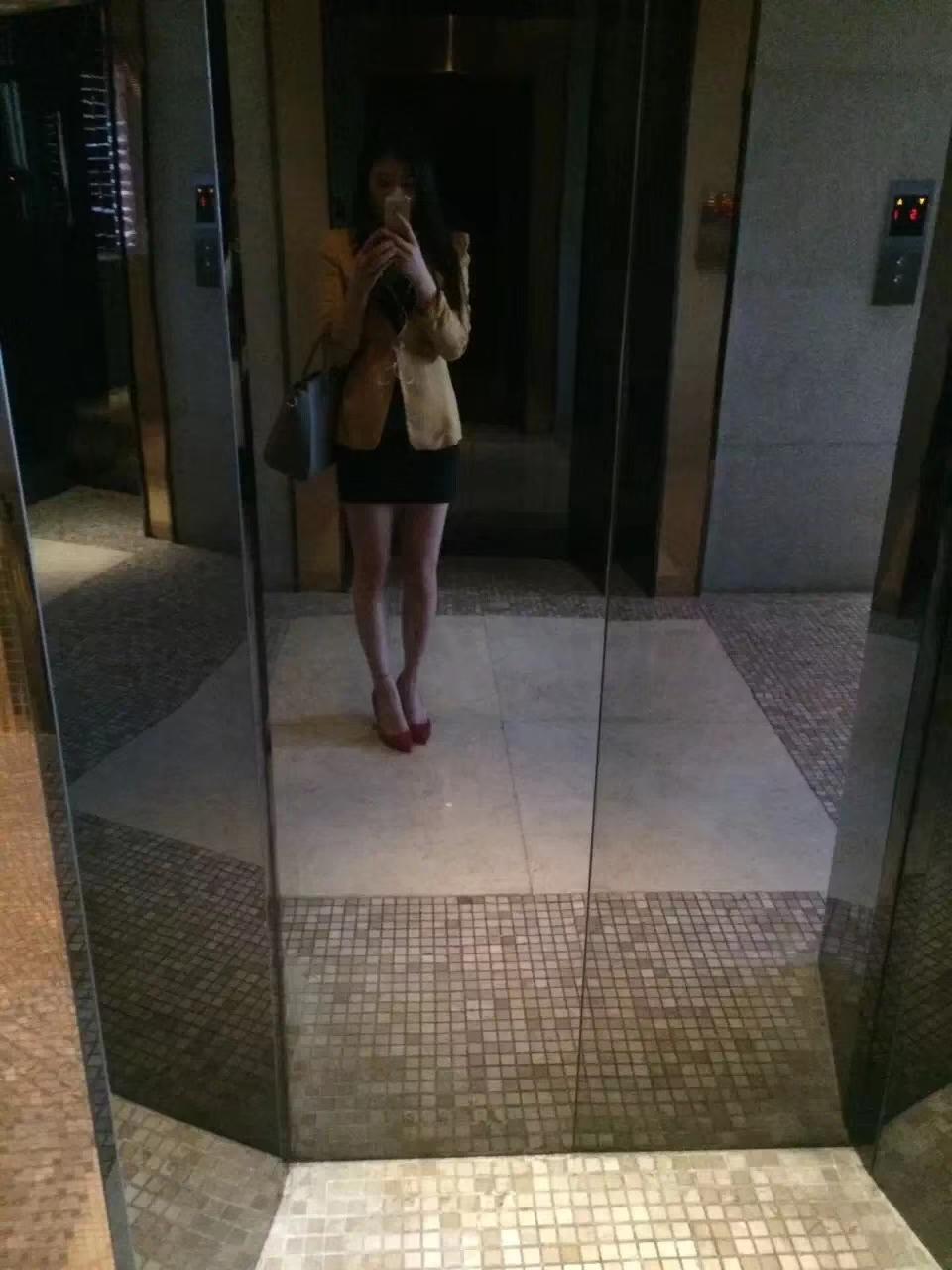 一个文殊院地铁站附近已经复工的妹子 第2张