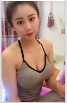 石溪娟子，身材很棒，一对大车灯，进门就硬了 第1张