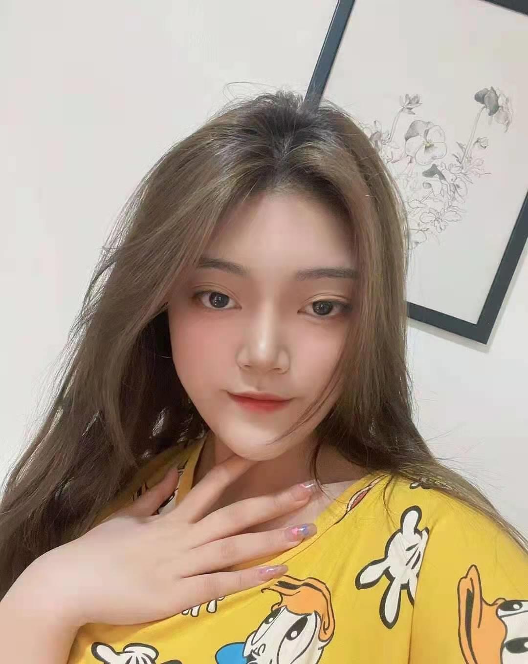 大一兼职小妹，19岁满满的胶原蛋白 第1张