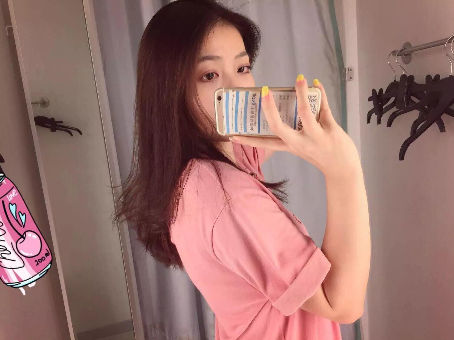 超颜值!胸部饱满,身段迷人 第1张