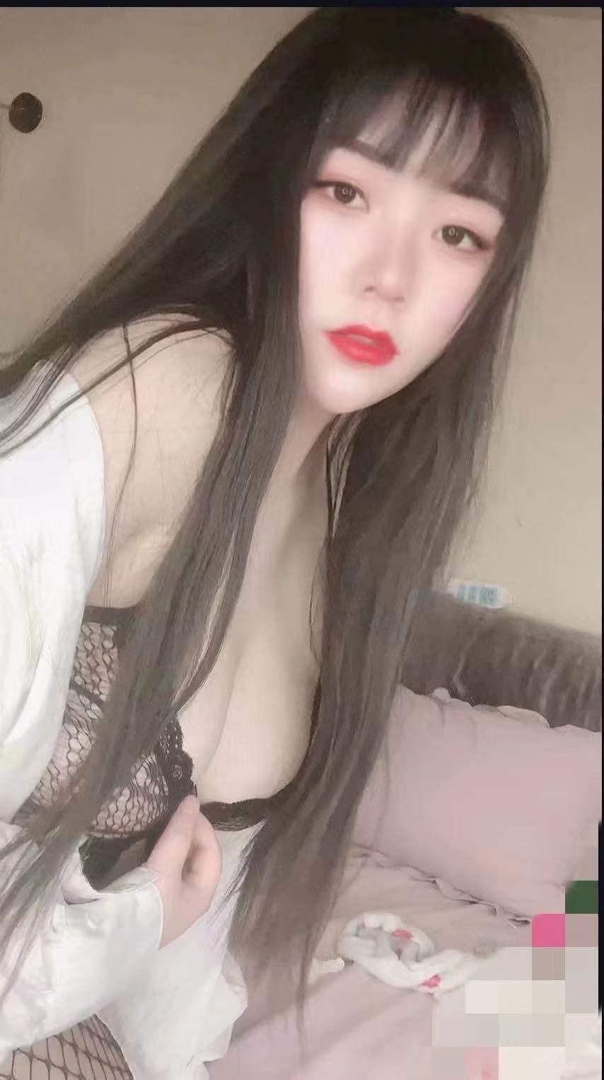 午夜风骚大奶妹 第1张