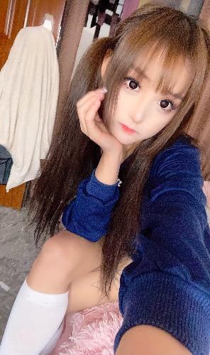 制服调情非常给力的小妹子 第2张