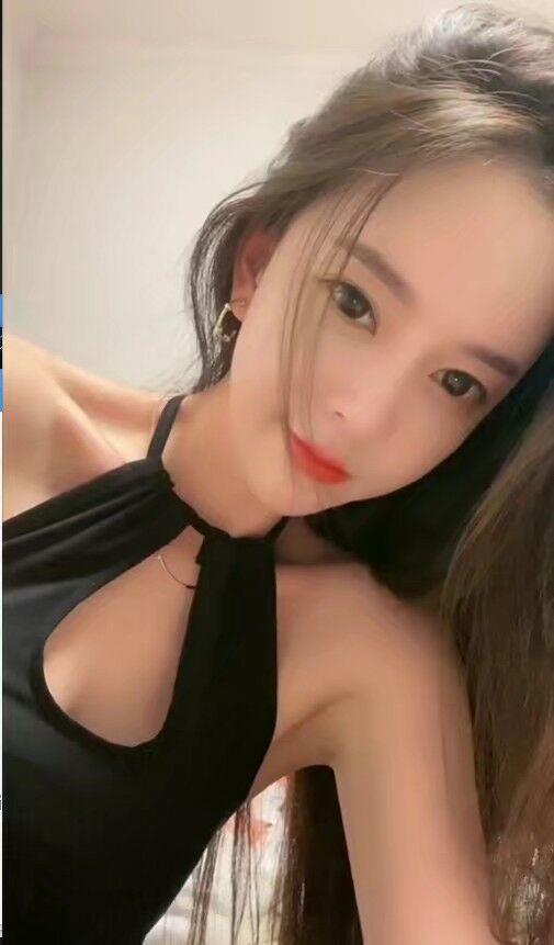 年芳十九,粉嫩妹子,长腿紧紧的 第1张
